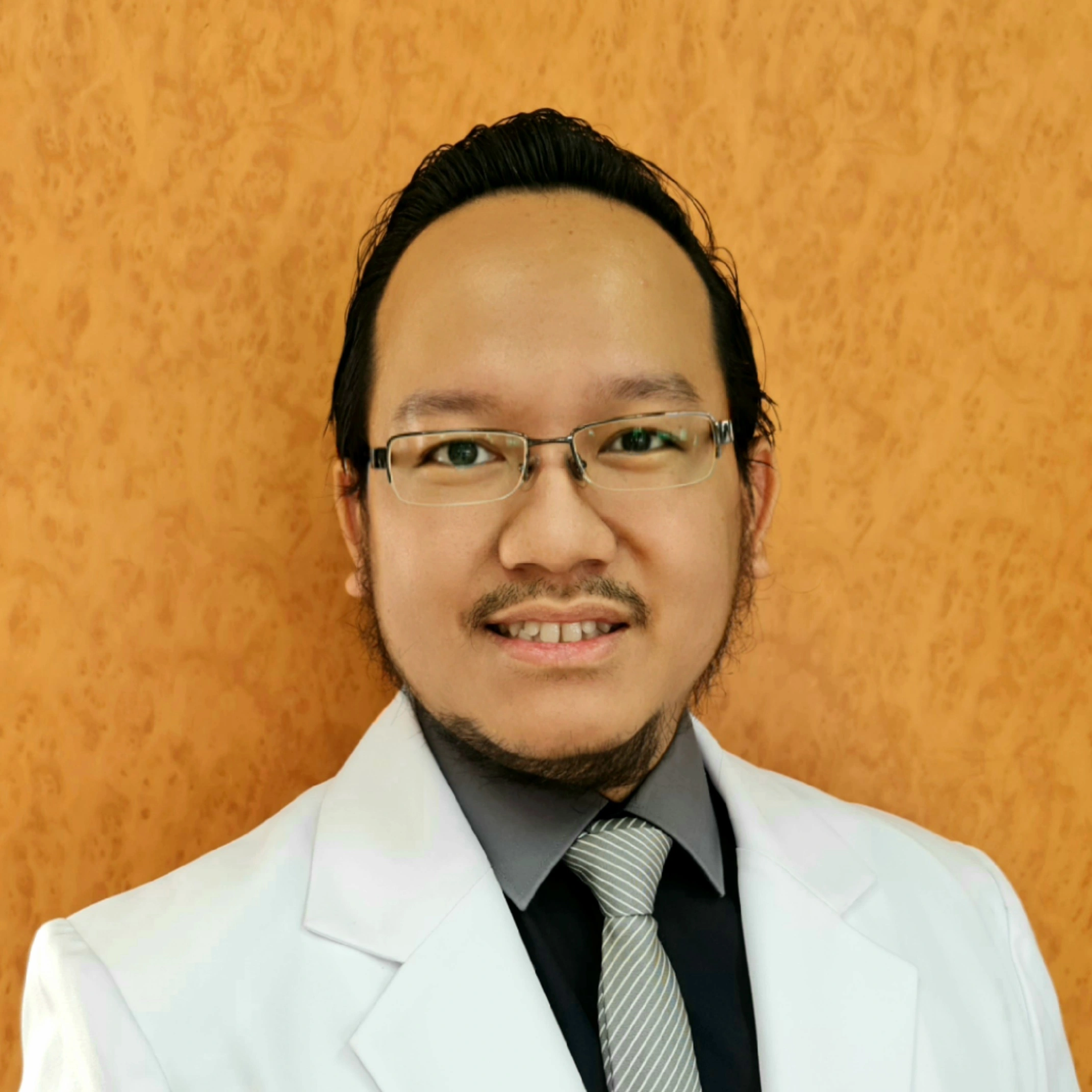 drg. ADITYA WISNU PUTRANTO, SpKG(K)