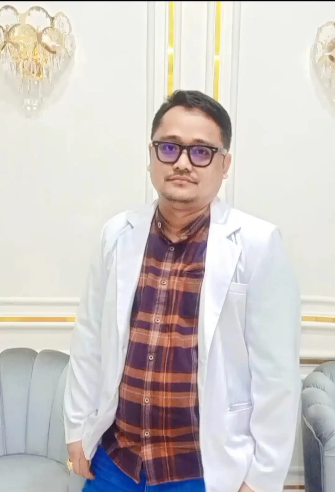dr. Deri Rivano, Sp. N